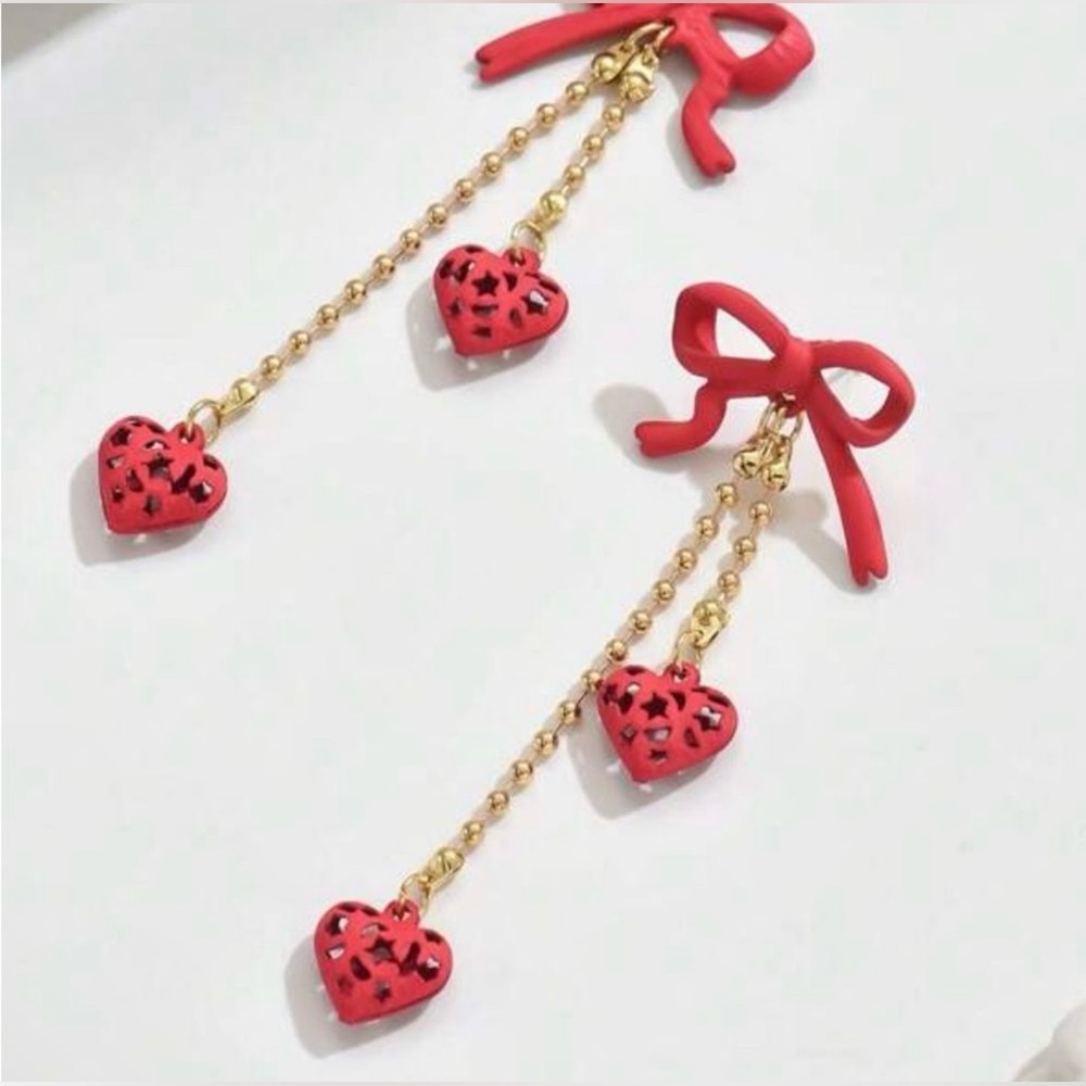 Pair of Red Bow and Heart Dangle Earrings - Picture 4 of 4